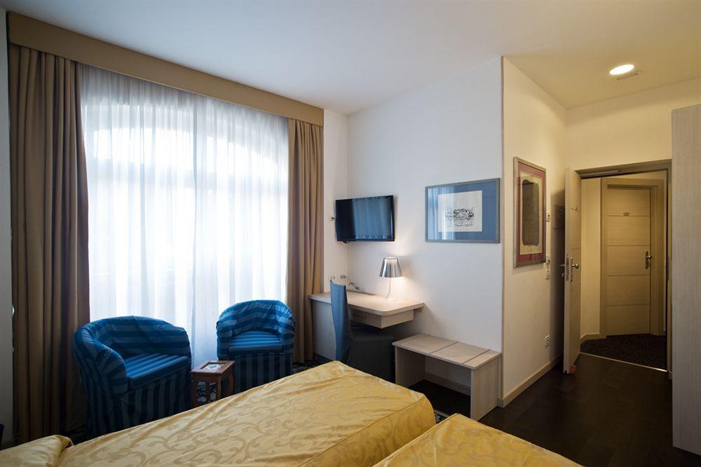 Hotel Appia 442 روما المظهر الخارجي الصورة